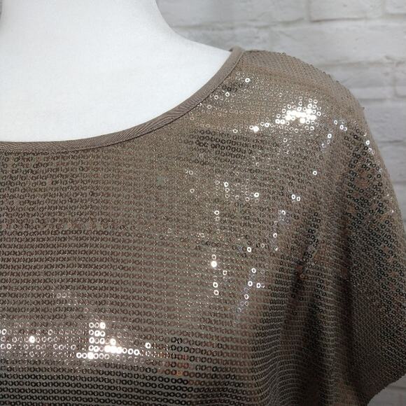 MO Trina Turk Gold Sparkle Sequin Flowy Fit Short Sleeve Blouse Top Shirt NWT XS - Picture 4 of 9